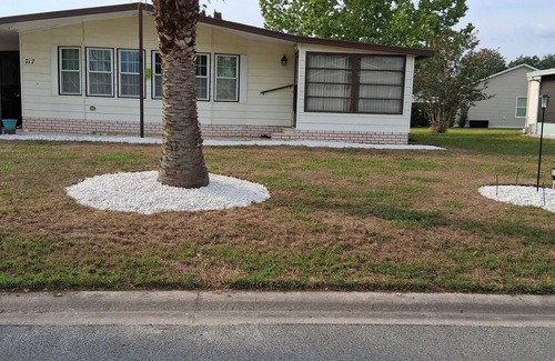Silver Lake House | Stylish 2BR Florida Home w/85" LG OLED & 75" TVs + 3 Total Screens!
