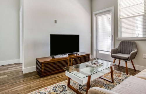 Centerville Apartment | Stylish 2BR in Fremont with Pool, Gym & Parking