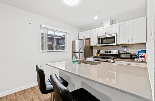 Highland Apartment | Stylish 2BR in Highland Austin TX 3697