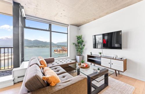 Gastown Apartment | Stylish 2BR Loft in Historic Gastown with Mountain Views