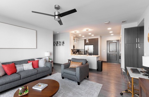 West End Apartment | Stylish 2BR Nashville Retreat – Near Shops, Dining, and Live Music