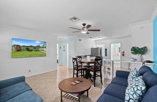 Downtown Fort Lauderdale House | Stylish 2BR Retreat Near Beach and Las Olas -CS51