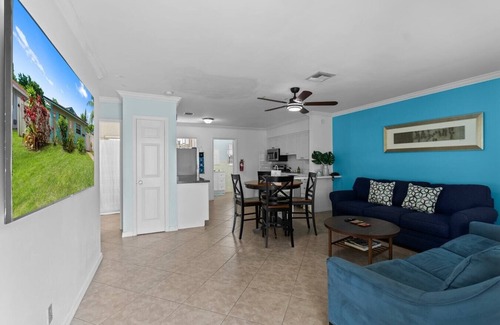 Downtown Fort Lauderdale House | Stylish 2BR Retreat Near Beach and Las Olas -CS51