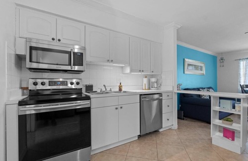 Downtown Fort Lauderdale House | Stylish 2BR Retreat Near Beach and Las Olas -CS51