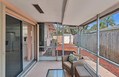 Coral Ridge Isles Apartment | Stylish 2BR unit Ft Lauderdale Pool close to Beach