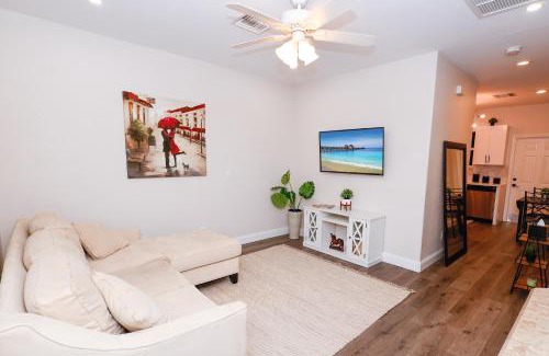 Bonita Shores Apartment | Stylish 2BR unit w/hot tub 5 mins from the beach!