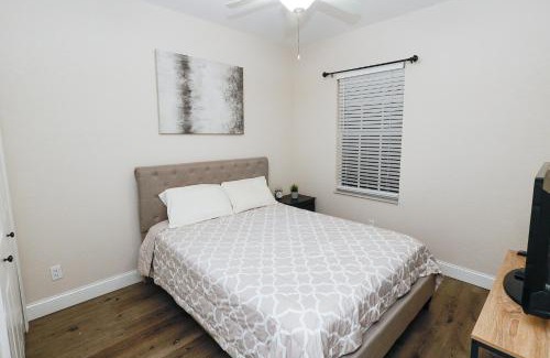 Bonita Shores Apartment | Stylish 2BR unit w/hot tub 5 mins from the beach!