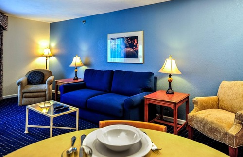 Mishawaka Resort | Stylish 2BR w/ Free WiFi, Resort Pool, Mini-Golf & 4 Miles to Notre Dame