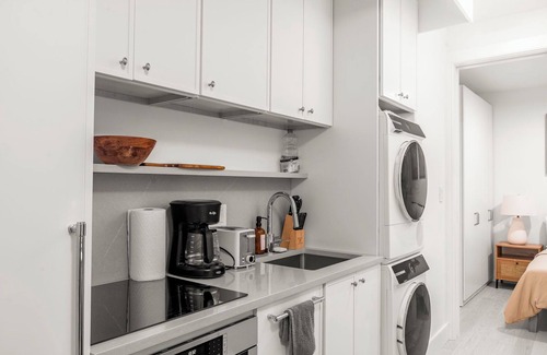 NoHo Apartment | Stylish 2br1bath Escape Located Near Washington Square Park & Greenwich Village