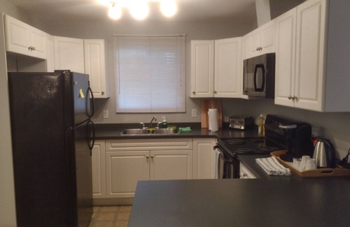 Stony Plain Condo | Stylish 2BR2Bath Condo Near Westview w/ UG Parking