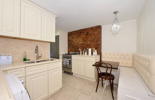 Chinatown Apartment | Stylish 2BRApt in Little Italy –Near SoHo&Downtown