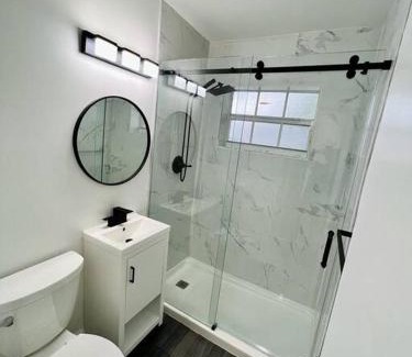Buena Vista Apartment | Stylish 3/2 centrally located!