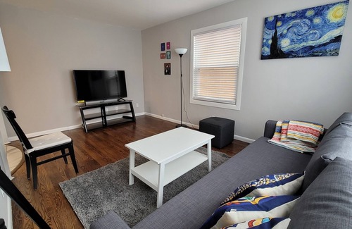 Milwaukee Apartment | Stylish 3-bd place with back yard & free parking