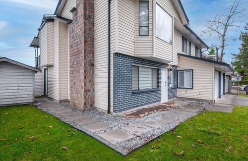 Guildford House | Stylish 3 bed 2 bath Brand New suite.