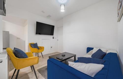 Liverpool House | Stylish 3 Bed 3 Bathroom home in a popular part of Liverpool - Close by to City Centre