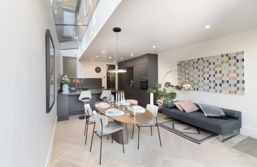 Forest Gate House | Stylish 3 bed home w/open plan kitchen & pationn