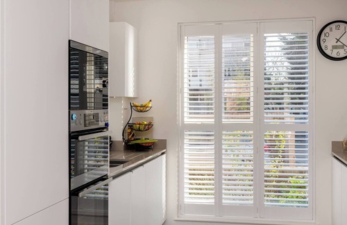 Southgate Apartment | Stylish 3-Bed Townhouse with 3 Baths in Southgate