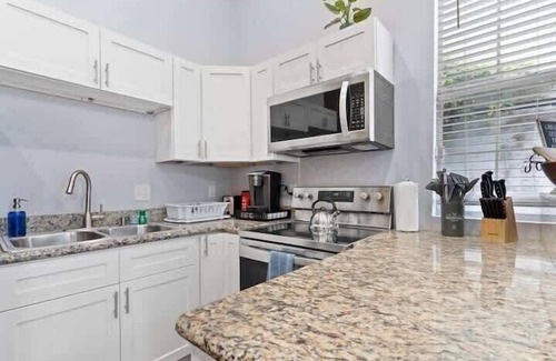 South 7th Ward Apartment | Stylish 3 Bedroom | 15 min walk to French Quarter