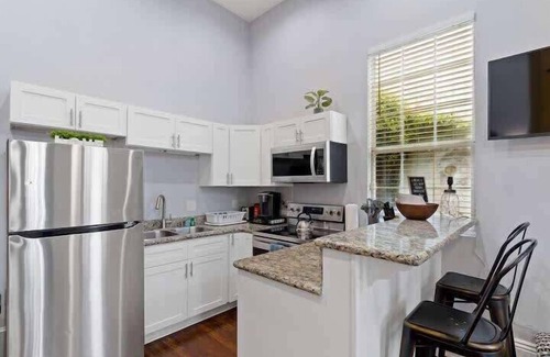 South 7th Ward Apartment | Stylish 3 Bedroom | 15 min walk to French Quarter