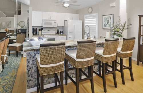 Vamo Condo | Stylish 3 bedroom, 2 bath Palmer Ranch Sarasota condo with a lake view.