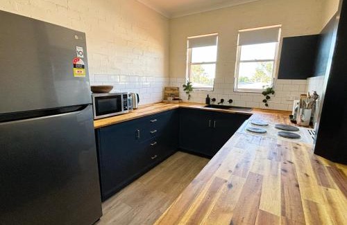 South Hedland Apartment | Stylish 3 Bedroom Apartment - South Hedland