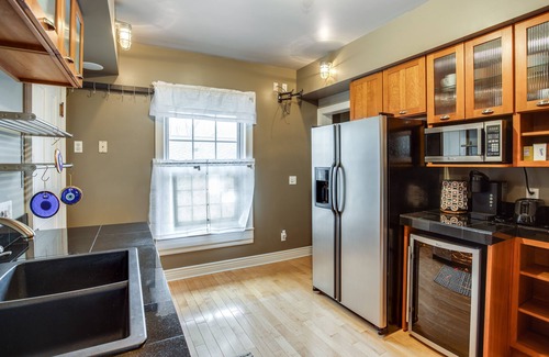 Rochester Apartment | Stylish 3 Bedroom Apartment Less then 10 minute from dwntownn