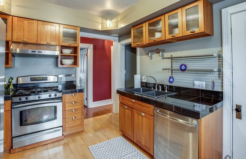 Rochester Apartment | Stylish 3 Bedroom Apartment Less then 10 minute from dwntownn