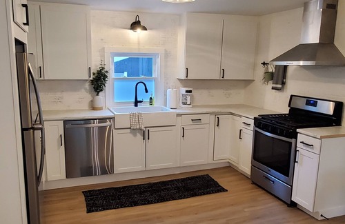 Galway House | Stylish 3-bedroom House close to Saratoga Springs, Sacandaga Lake & Galway Lake!