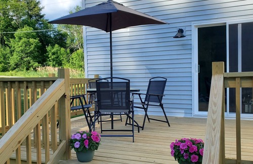 Galway House | Stylish 3-bedroom House close to Saratoga Springs, Sacandaga Lake & Galway Lake!