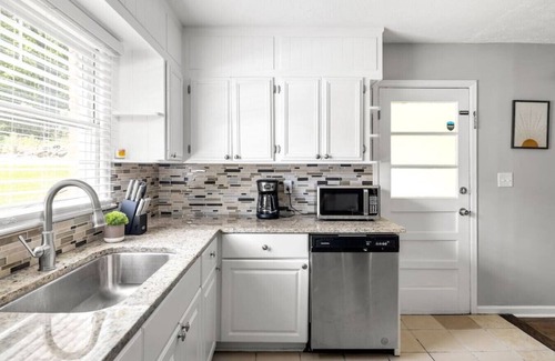 Church Street House | Stylish 3-Bedroom Near ATL Airport & City Center