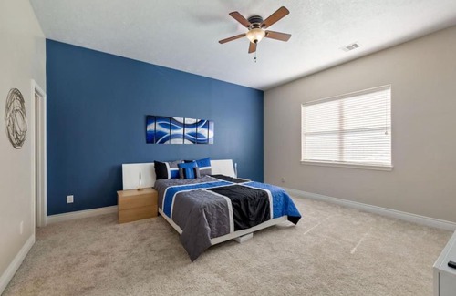 Cloverleaf House | Stylish 3 Bedroom With Tons of Games and 85 Inch TV