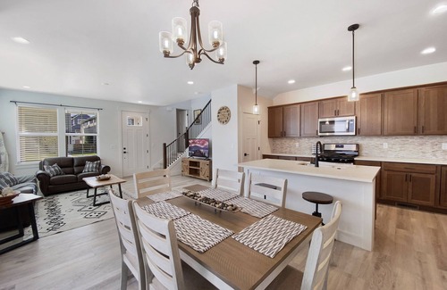 Bozeman House | Stylish 3 BR home close to Bozeman