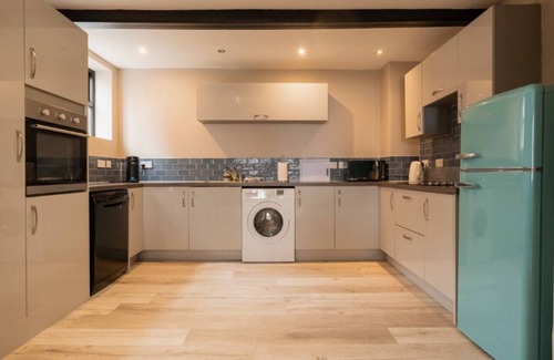 Tarvin House | Stylish 3 BR home nr Chester - Perfect for groups