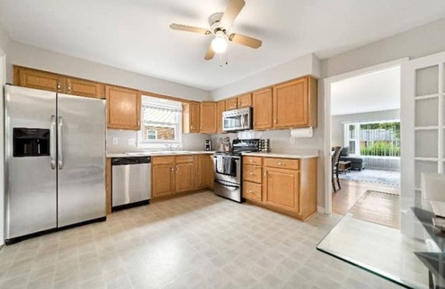Charlotte House | Stylish 3 BR Near Uptown CLT