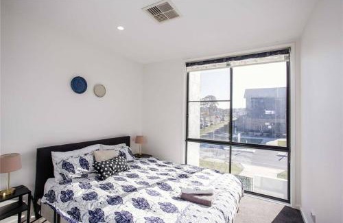 Moncrieff House | Stylish 3 BR Townhouse at Moncrieff Close To Playground
