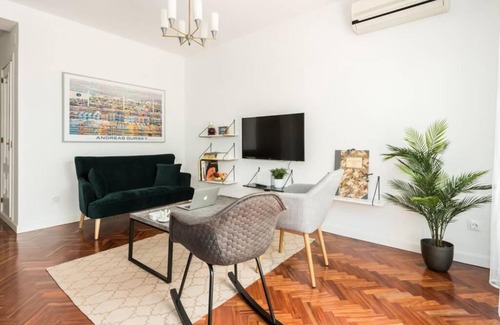 Embajadores Apartment | Stylish 3 BR With Private Terrace In City Center