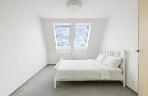 Prague 3 Apartment | Stylish 3-Room Flat City Views