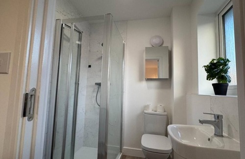 Maidstone House | Stylish 3BR House – Maidstone Gem