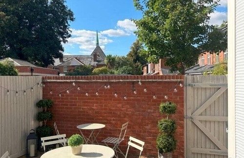 Winchester House | Stylish 3BD Townhouse in Central Winchester