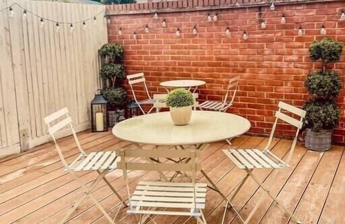 Winchester House | Stylish 3BD Townhouse in Central Winchester