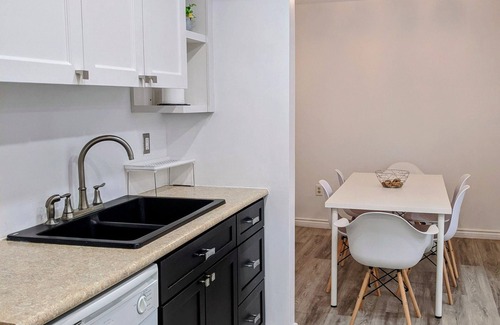 Barrie House | STYLISH 3BDR HOUSE BARRIE