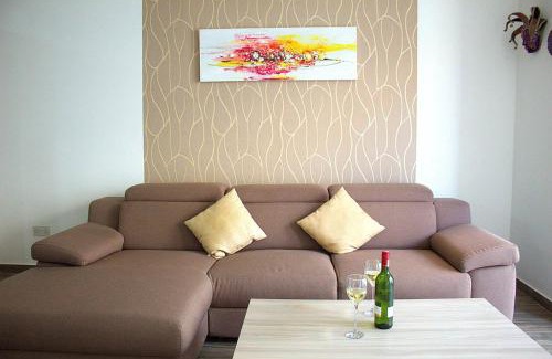 Gzira Apartment | Stylish 3bedroom Apartment Gzira By Homely