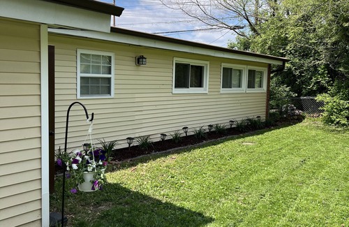 Airport Township House | Stylish 3br 2 bath close to downtown, the airport, and freeways.