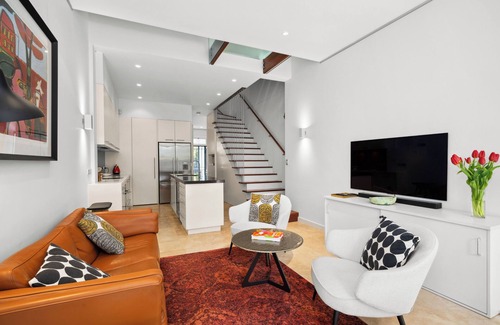 Balmain House | Stylish 3BR, 2BA King Beds Balmain Terrace Near Parks, Ferries & Darling Street