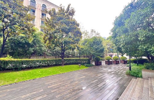 Huangpu Apartment | Stylish 3BR Apartment w/AC & WiFi in Vibrant Shanghai