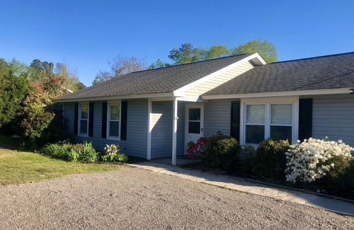 Murraysville House | Stylish 3BR Home - 15 min from beach or downtown