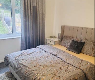 High Wycombe House | Stylish 3BR Home in High Wycombe