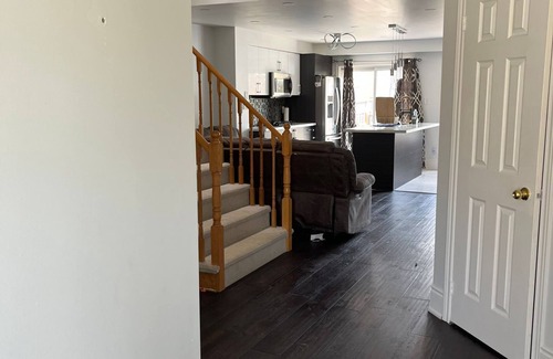 Lisgar House | Stylish 3BR Home | Steps from Lisgar GO | Peaceful Suburb Stay