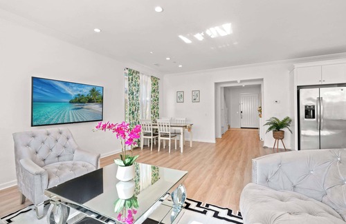 Tustin House | Stylish 3BR Irvine Oasis Family Friendly w Garage