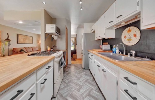 Urbana House | Stylish 3BR Private Home Near UIUC & Downtown